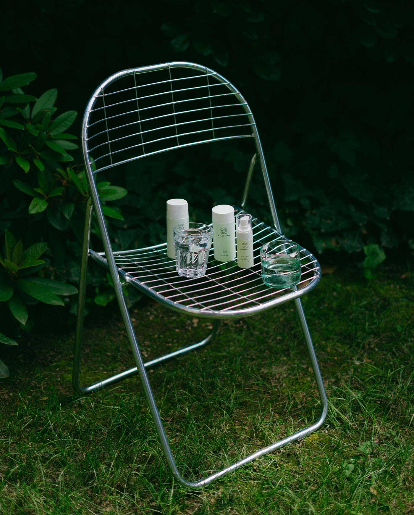 4-elephants_chair-in-grass_1400x1740@2x