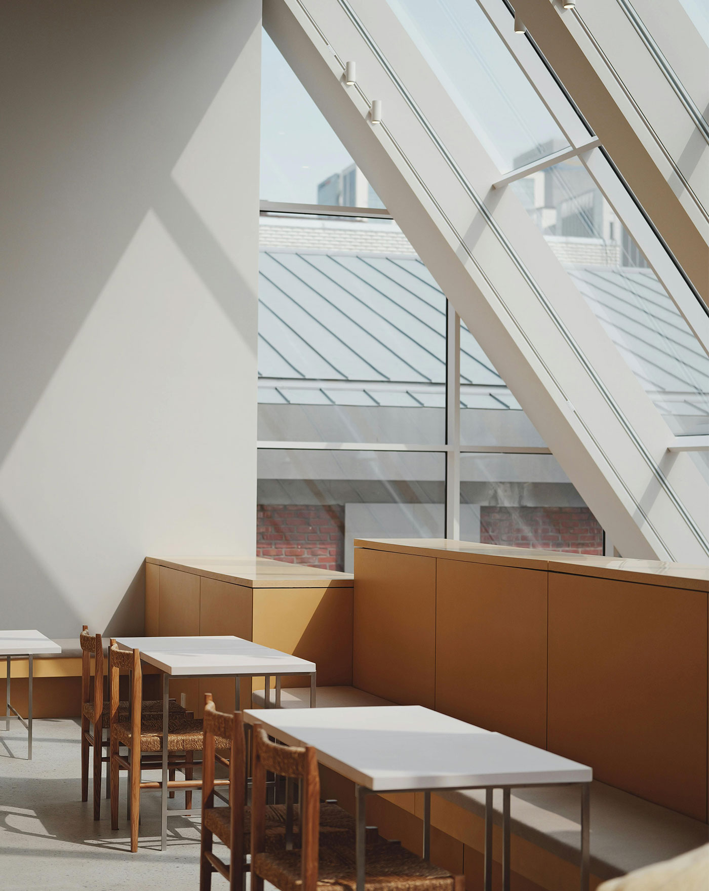 antless_meeting-room_1400x1760@2x