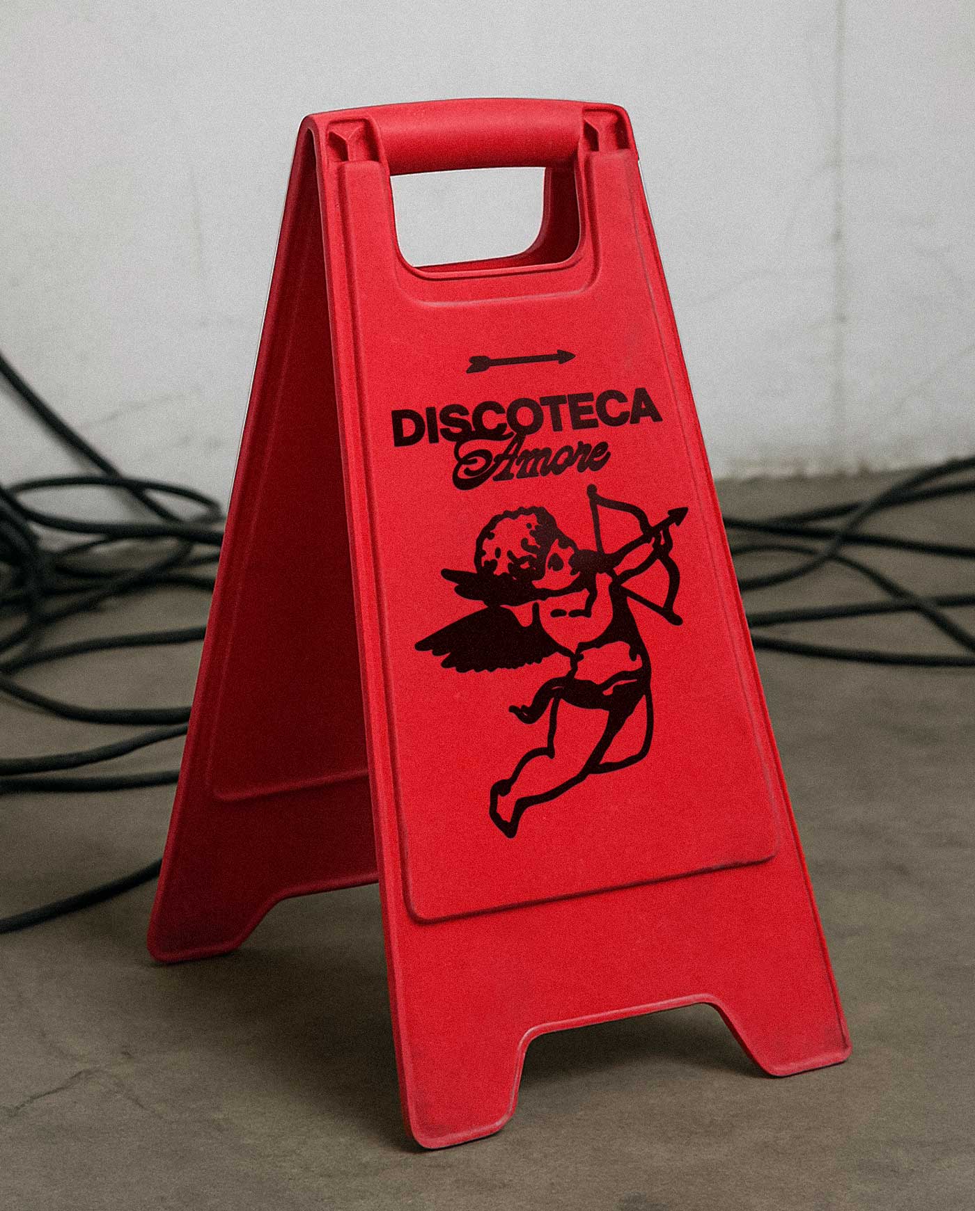 discoteca-amore_red-sign_1400x1740@2x