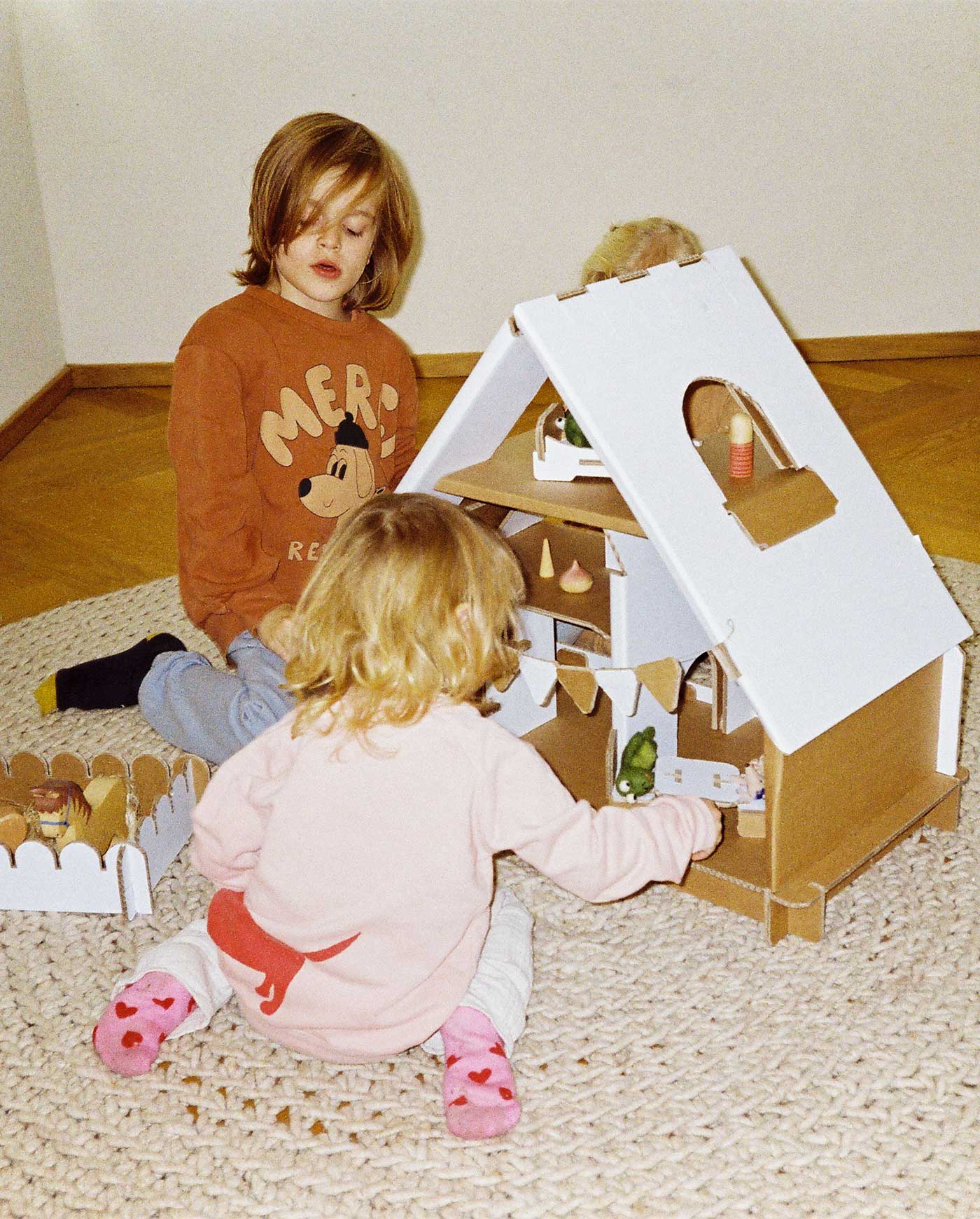 papperlapapp_playing-together_1400x1740@2x