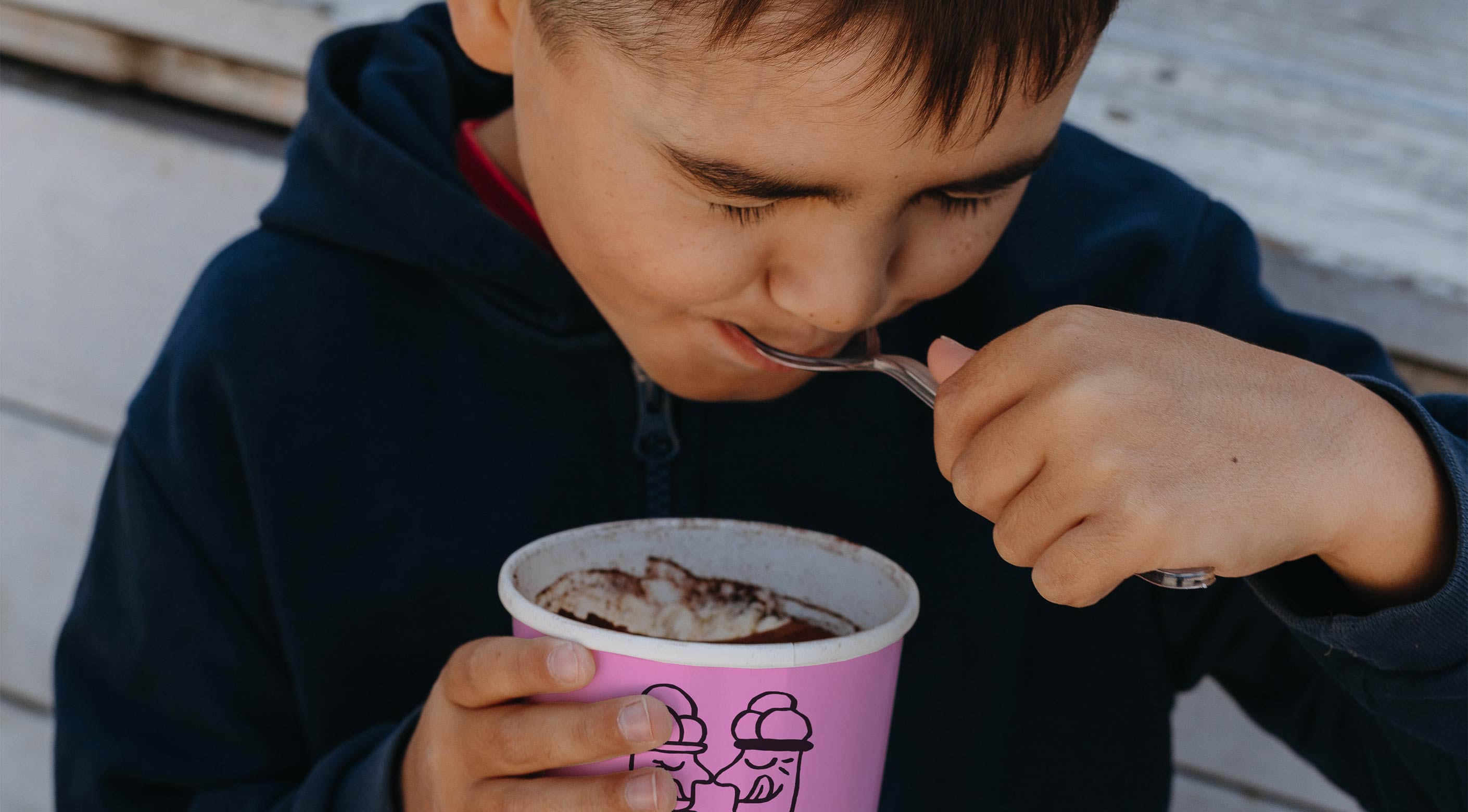 purkarthofer-eis_boy-eating-ice-cream_2820x1560@2x