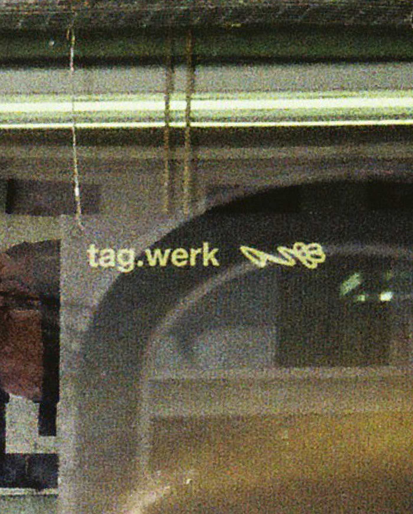 rad-bag_logo-gif-15_1400x1740@2x